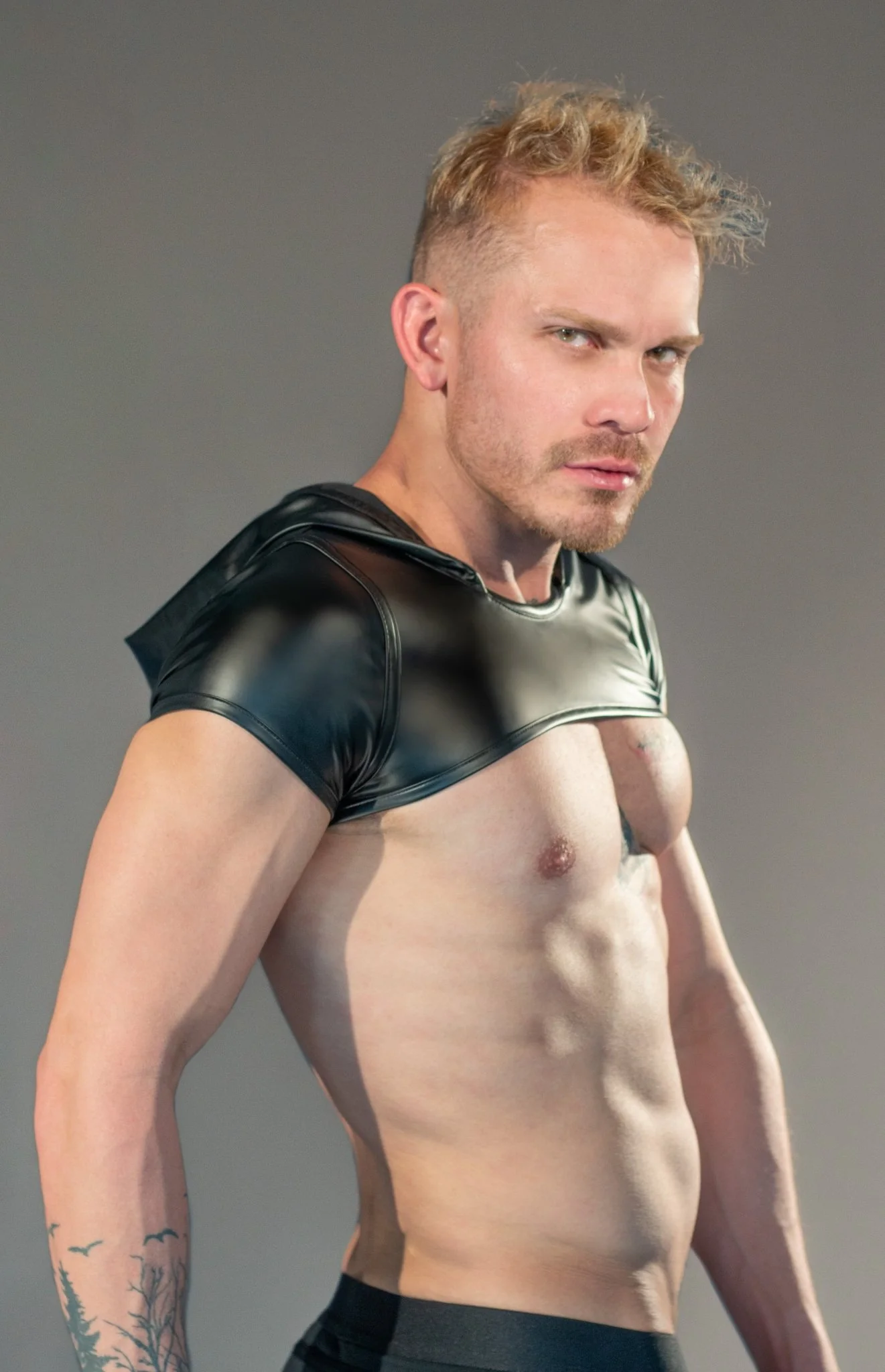 Dale Mas Rebel Crop Top Hoodie - Image 4